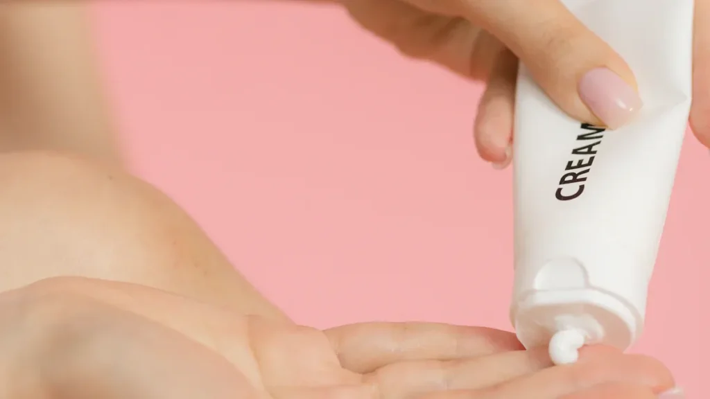 Ready to fill a cosmetic tube? You can do this at home with just a few tools. 